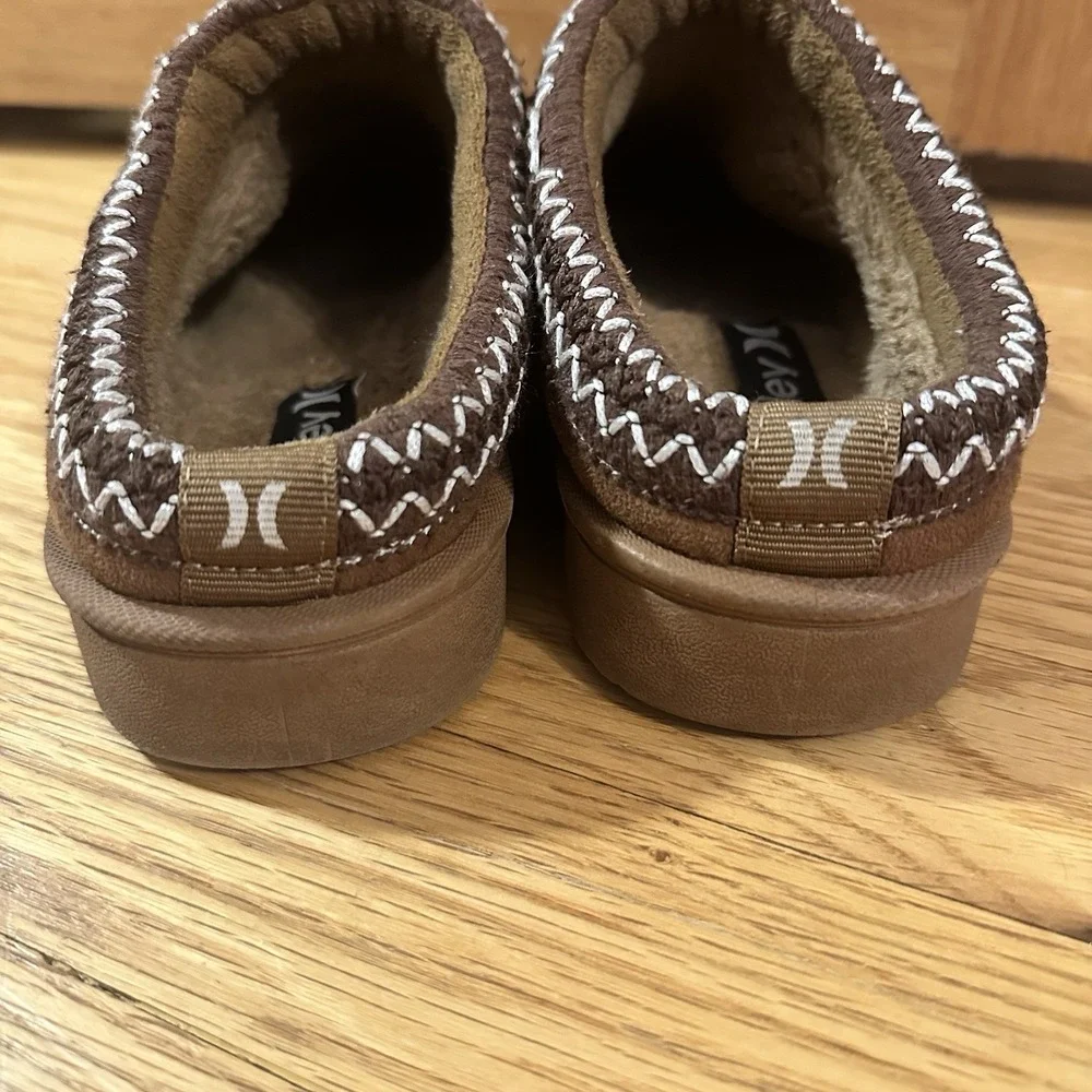 Hurley Brown Suede Lined Slip On Slippers Moccasin Clogs Youth Size 2 Cozy‎